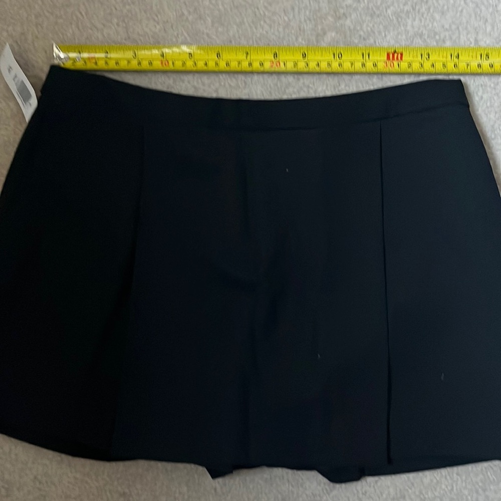 Babaton Skort - Picture 7 of 12